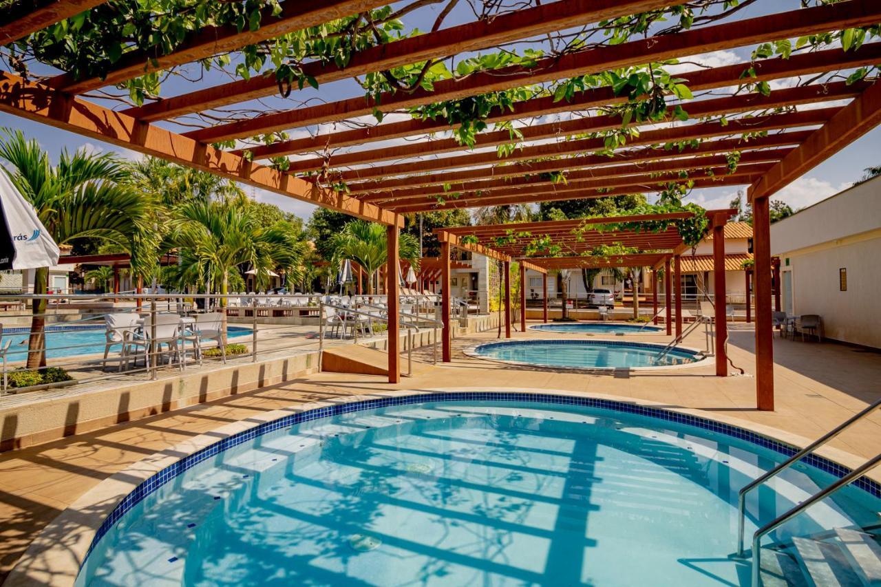 Diroma Resort Com Um Dia No Acqua Park Калдас Новас Екстериор снимка
